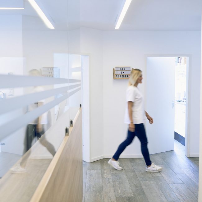 Kieferorthopädie Penzberg, Website und Social Media Content Fotografie und Website Design. Beratung für Social Media Strategie und Marketing